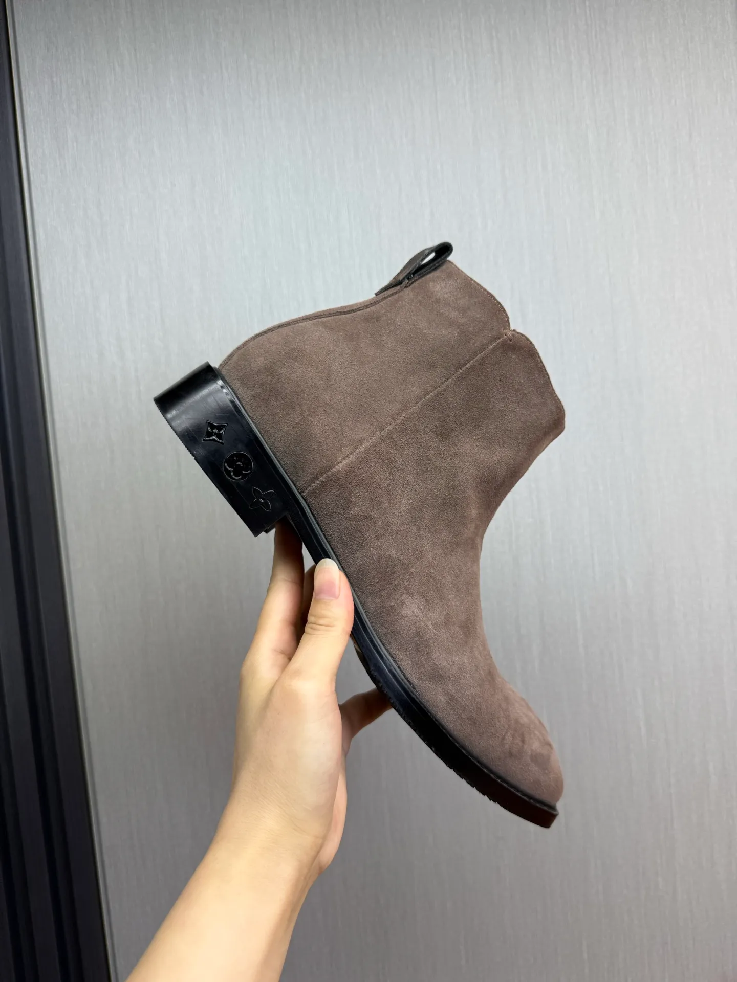 Men's shoes 💰760💰 LV. - Men's business casual leather shoes, top quality products. 1:1 shipment ⬆️Luxurious and noble 👞All imported original brand leather materials, just to create a more comfortable wearing experience, upper: original frosted cowhide ➕Imported full cow lining, original outsole ✔️16-45 (38.45 non-refundable)